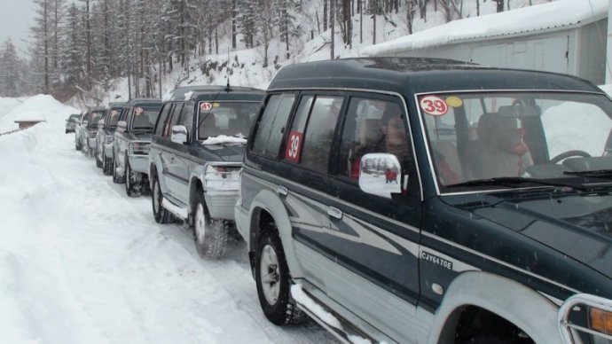 长白山北坡滑雪基本靠越野车 长白山北坡滑雪基本靠越野车