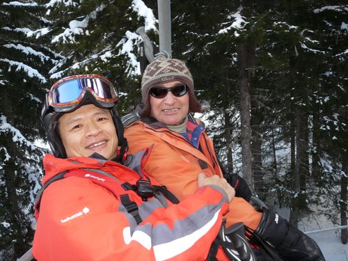 雪场来了个白求恩! 雪场来了个白求恩!