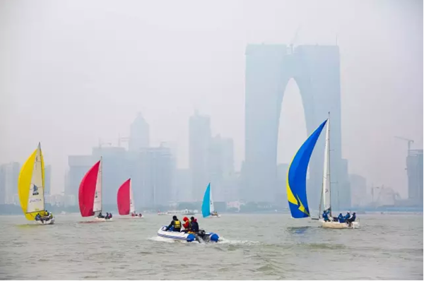 4岁招风小童子首次参赛大帆船记