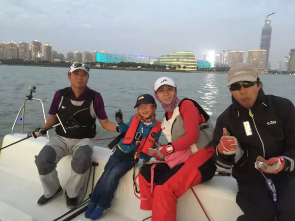 4岁招风小童子首次参赛大帆船记