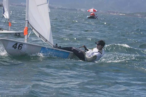 在帆船上，遇见另一个自己