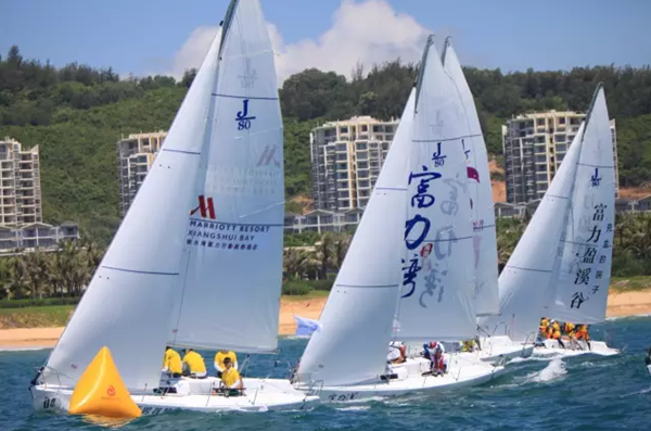 富力湾帆船赛首日:好风好水好比赛