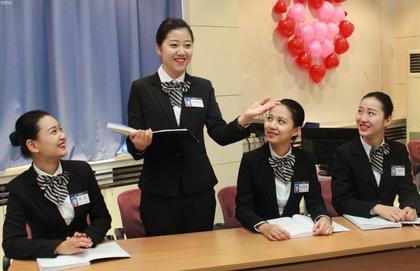 南航准空姐精彩辩论迎新年