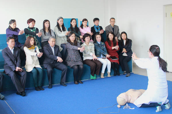 南航新疆培训部开展应急救护知识培训