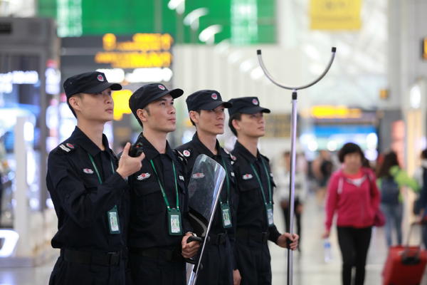 消防安保快速反应小组  守护机场保一方平安