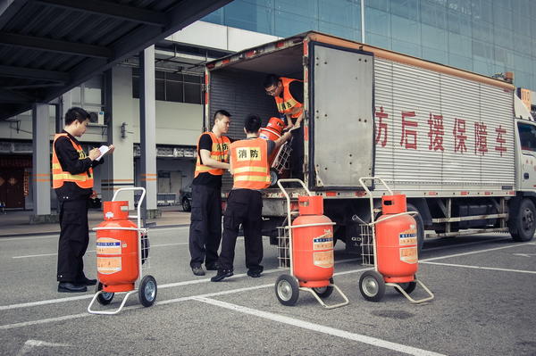 消防检查无小事   更换器材保安全