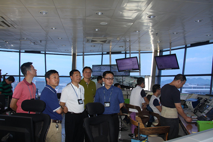 西南管理局副局长余国强带队到贵州空管分局检查指导工作