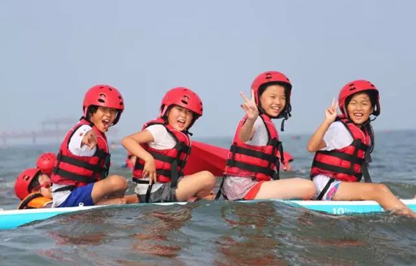 2个月，12万张照片，他用爱记录下了700个孩子的快乐童年