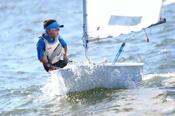 2个月，12万张照片，他用爱记录下了700个孩子的快乐童年