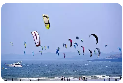 平潭国际风筝冲浪节：当冲浪遇上风筝，上天下海无所不能