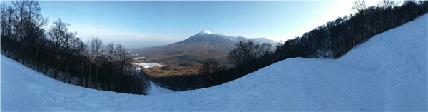汗滴伞下土安比高原和下仓的滑雪体验D3
