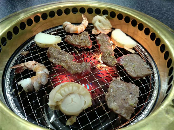 汗滴伞下土安比高原和下仓的滑雪体验D2