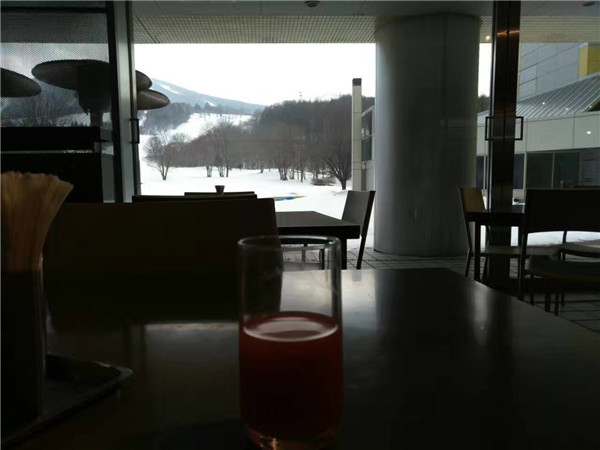 汗滴伞下土安比高原和下仓的滑雪体验D2