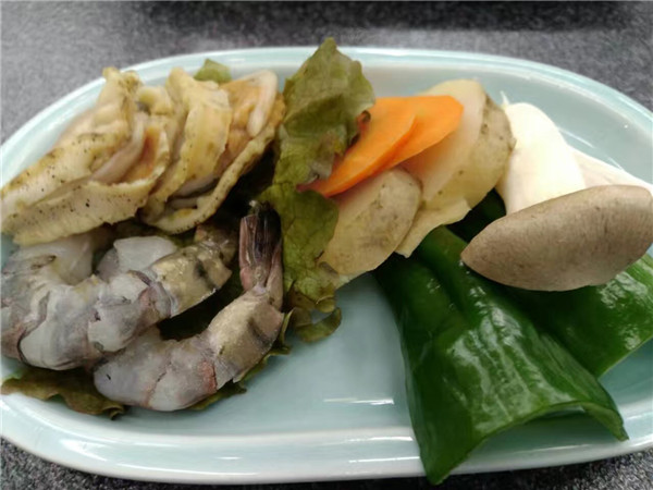 汗滴伞下土安比高原和下仓的滑雪体验D2