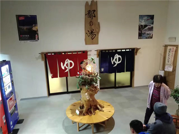 汗滴伞下土安比高原和下仓的滑雪体验D3