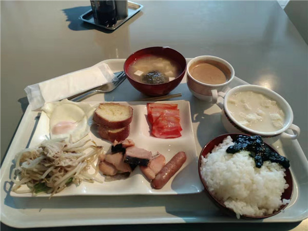 汗滴伞下土安比高原和下仓的滑雪体验D2