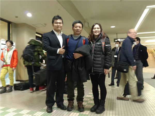 汗滴伞下土安比高原和下仓的滑雪体验D1