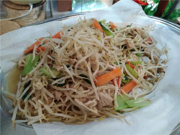 汗滴伞下土安比高原和下仓的滑雪体验D2