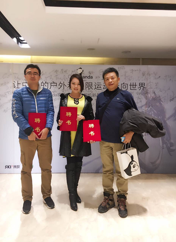 汗滴带"疯狂熊猫"去美国阿斯本滑雪体验