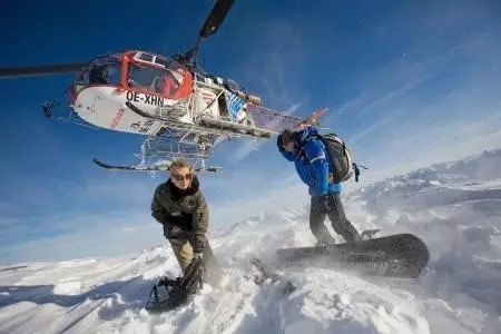 想体验直升机滑雪，新疆阿勒泰欢迎您