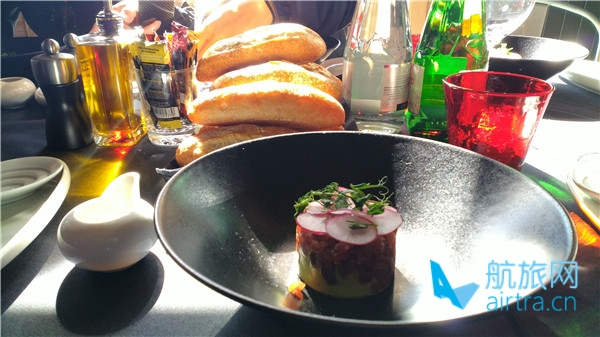 Crans Montana雪场餐厅午餐