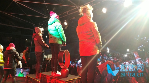 汗滴伞下土为2017年世界杯瑞士站女子高山超级大回转亚军颁奖