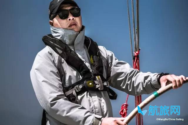 如何应对潜在的恶劣天气航行?