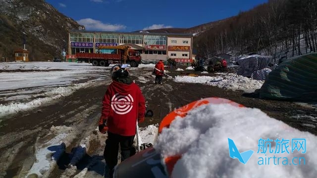 用雪板丈量雪季末的中国野雪圣地A-Z