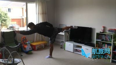 王晓飞滑雪教学——EASY SKI(10)单脚内刃转弯