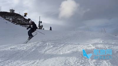 王晓飞滑雪教学——EASY SKI（13）豚跳