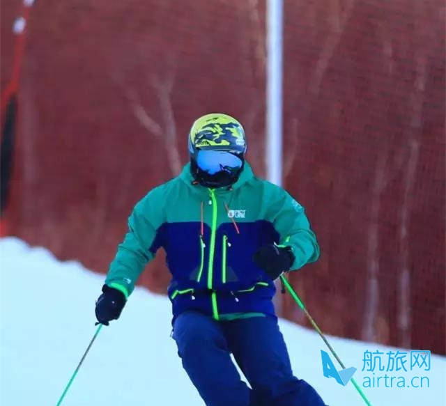 王晓飞滑雪教学——EASY SKI(19)双板综合运用【4】小回转