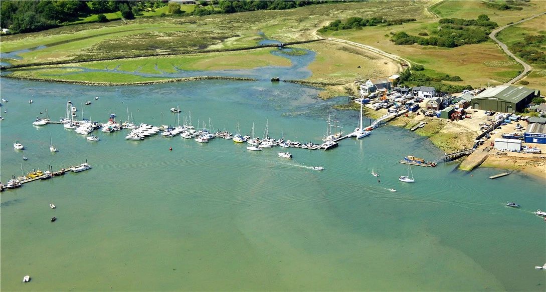 英国游艇码头分布第一篇:航海圣地怀特岛