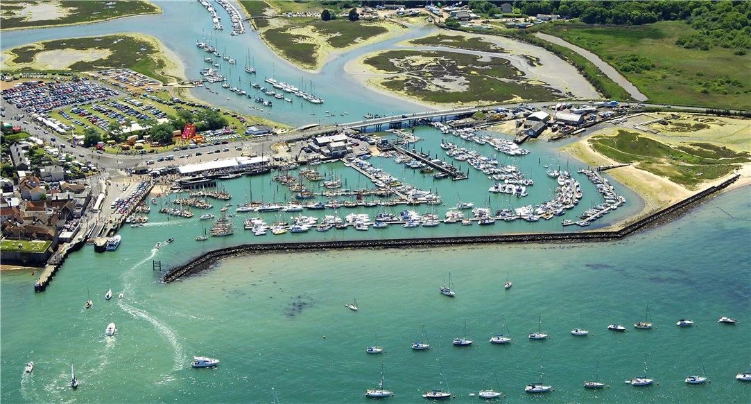 英国游艇码头分布第一篇:航海圣地怀特岛