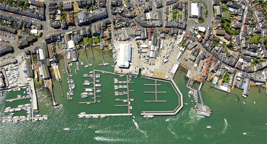 英国游艇码头分布第一篇:航海圣地怀特岛