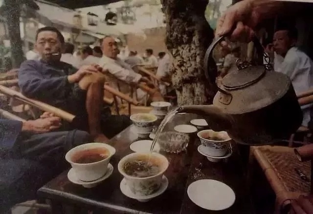 在四川,有种 慢节奏生活叫喝盖碗茶