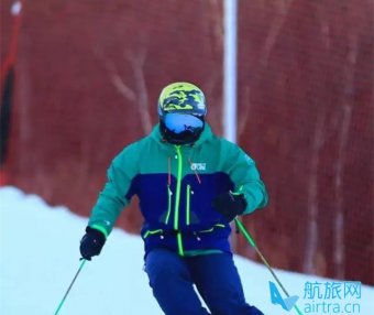 王晓飞滑雪教学——EASY SKI(19)双板综合运用【4】小回转