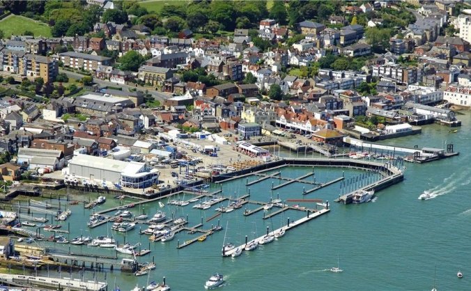 英国游艇码头分布第一篇:航海圣地怀特岛