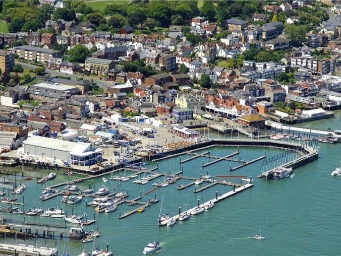 英国游艇码头分布第一篇：航海圣地怀特岛